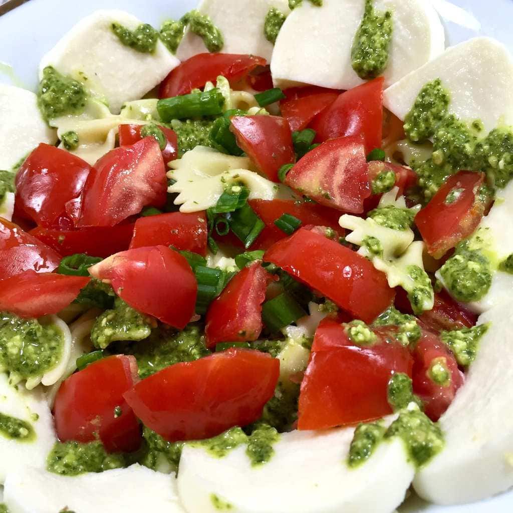 Easy Caprese Pasta Salad