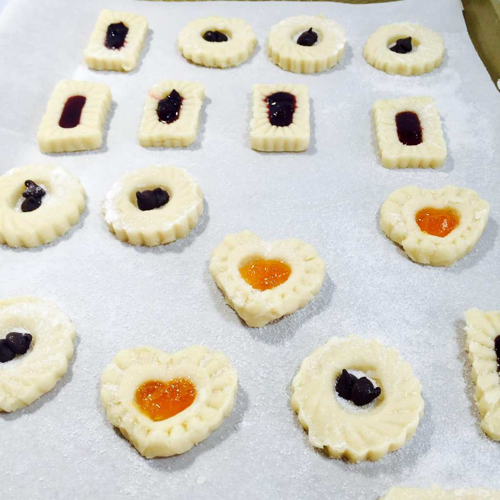 jam filled short bread cookies ready to be baked